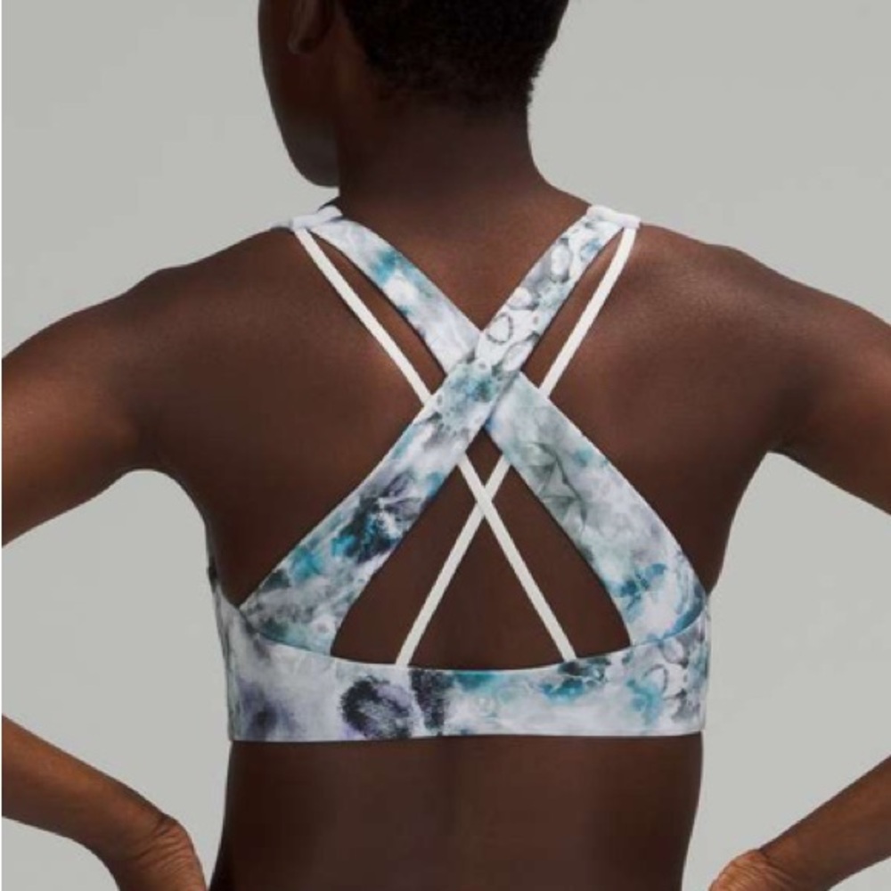 ❤️Lululemon Light Support Nulu Yoga Bra *A/B Cups
Kaleidofloral Multi size 8